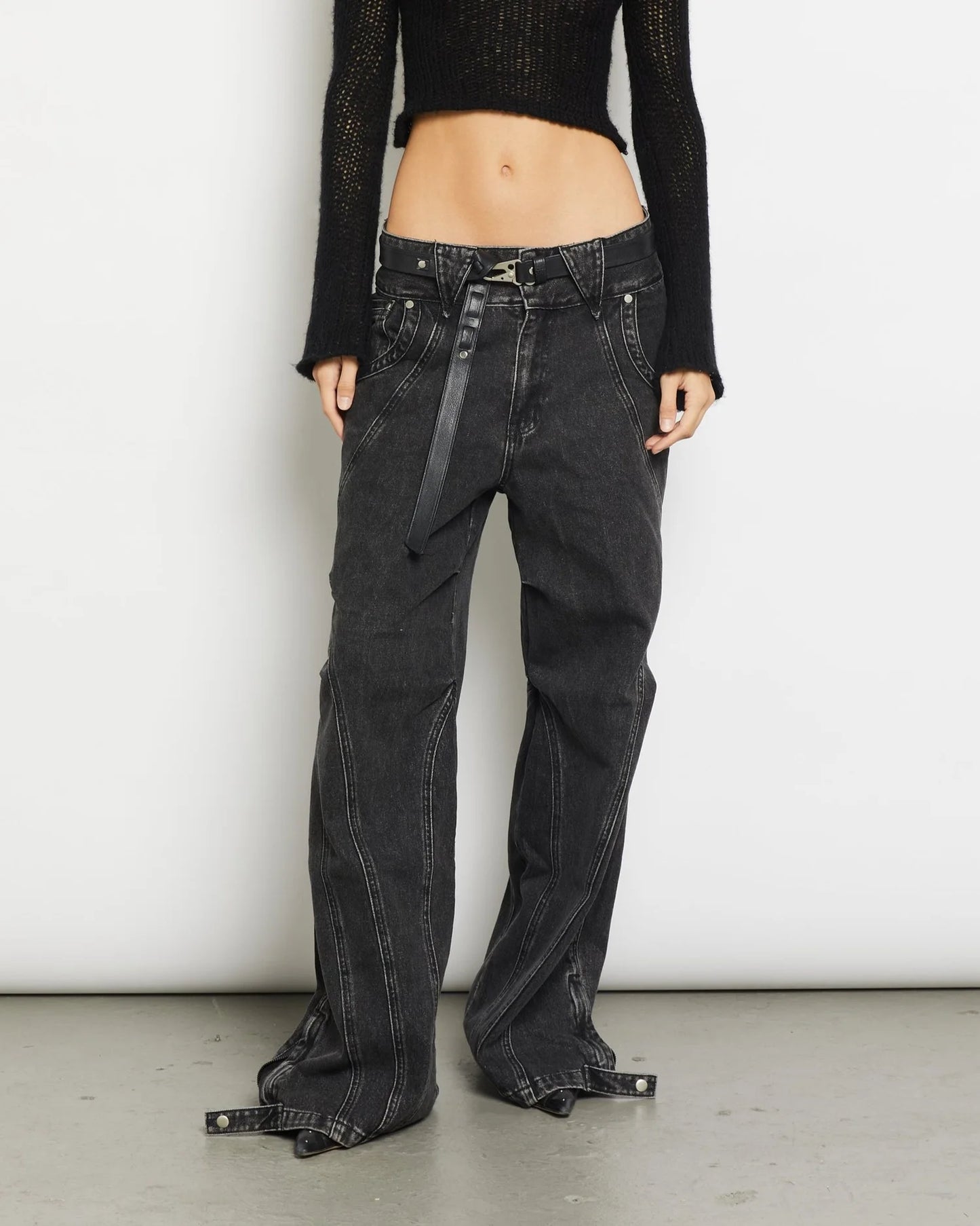 Circuit Denim - Charcoal - On Fig 3